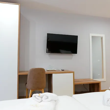 Hotel Armar 4*
